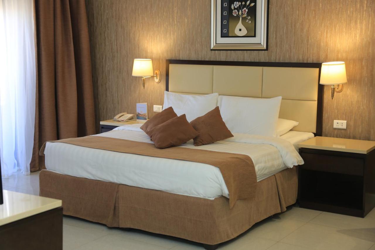 Grand East Hotel - Resort & Spa Dead Sea Sweimeh Rum bild
