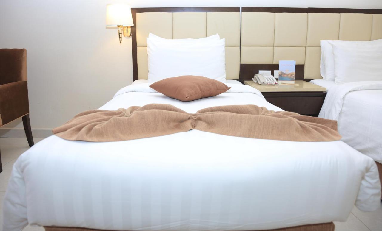 Grand East Hotel - Resort & Spa Dead Sea Sweimeh Rum bild