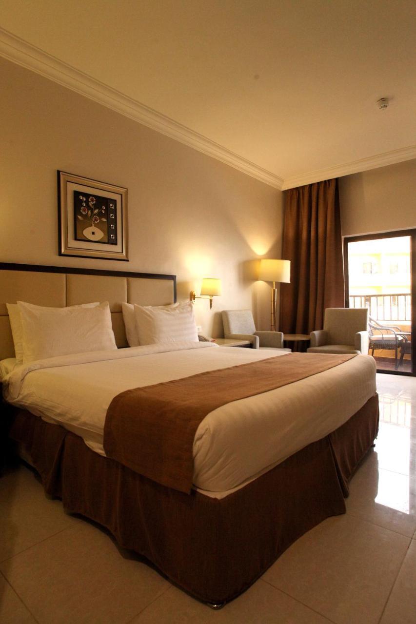 Grand East Hotel - Resort & Spa Dead Sea Sweimeh Rum bild